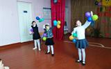 Alena Kucheika -Праздник Букваря. Танец с шариками в исполнении девочек 1 класса. 29.05.2019 